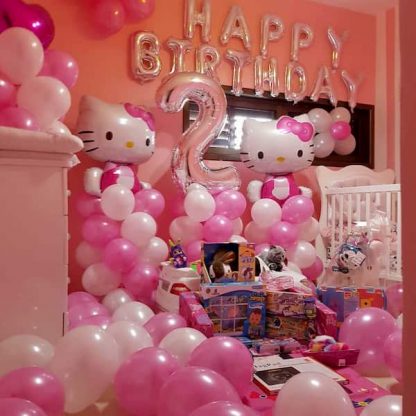 עיצוב חדר בלונים הלו קיטי עיצוב מושלם ליום הולדת לילדה