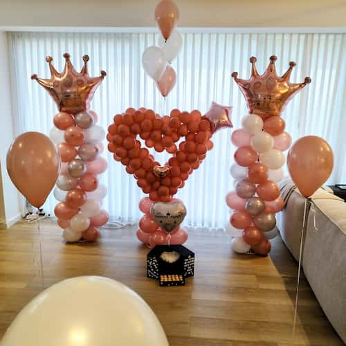 במיוחד עבור האוהבים עליכם ביותר הכנו בלונים ומתנה בעיצוב יוקרתי ומפואר